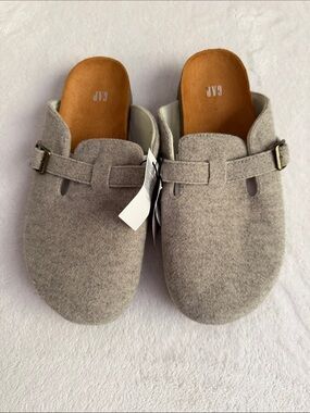 GAP Felt Buckle Clog Mules in Heather Gray with Tan Insole